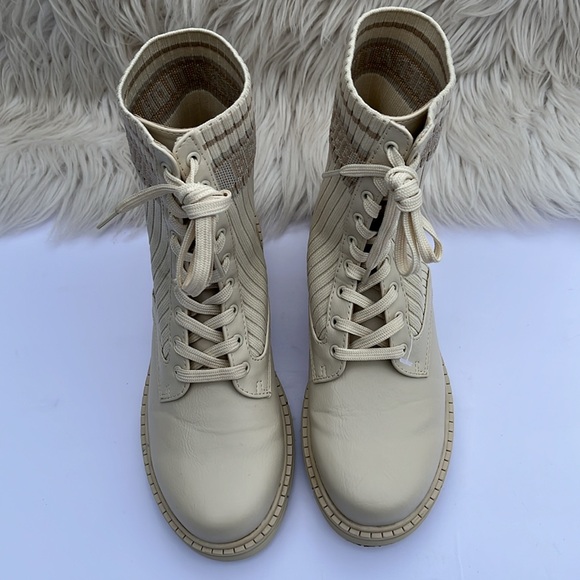 BCBGENERATION Women’s Tassie Fashion Boot SZ 6M NWOT - Picture 10 of 16